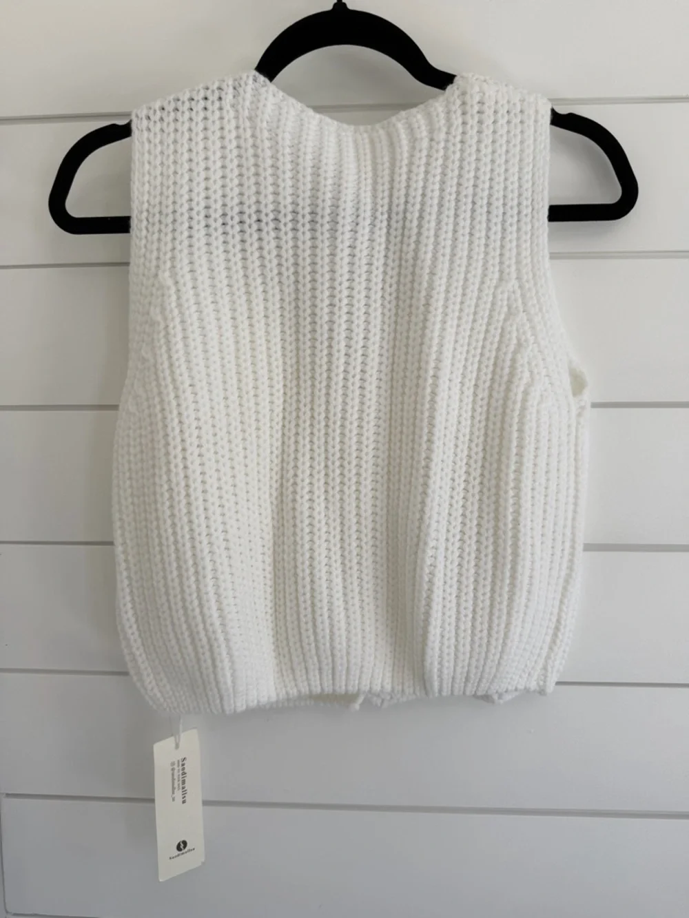 White Chunky Knit Button Vest - Picture 3 of 3